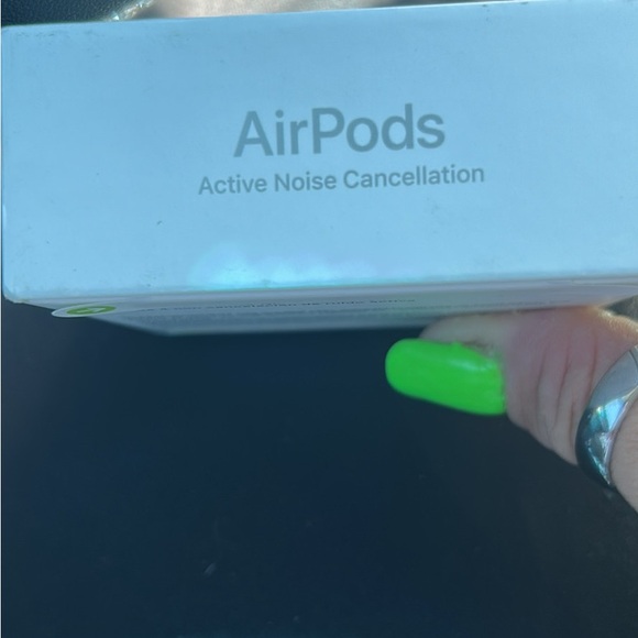 Apple AirPods 4 with Active Noise Cancellation - Picture 1 of 3